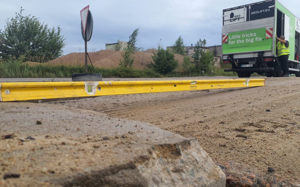 Scalehouse concrete boards lifting and stabilization
