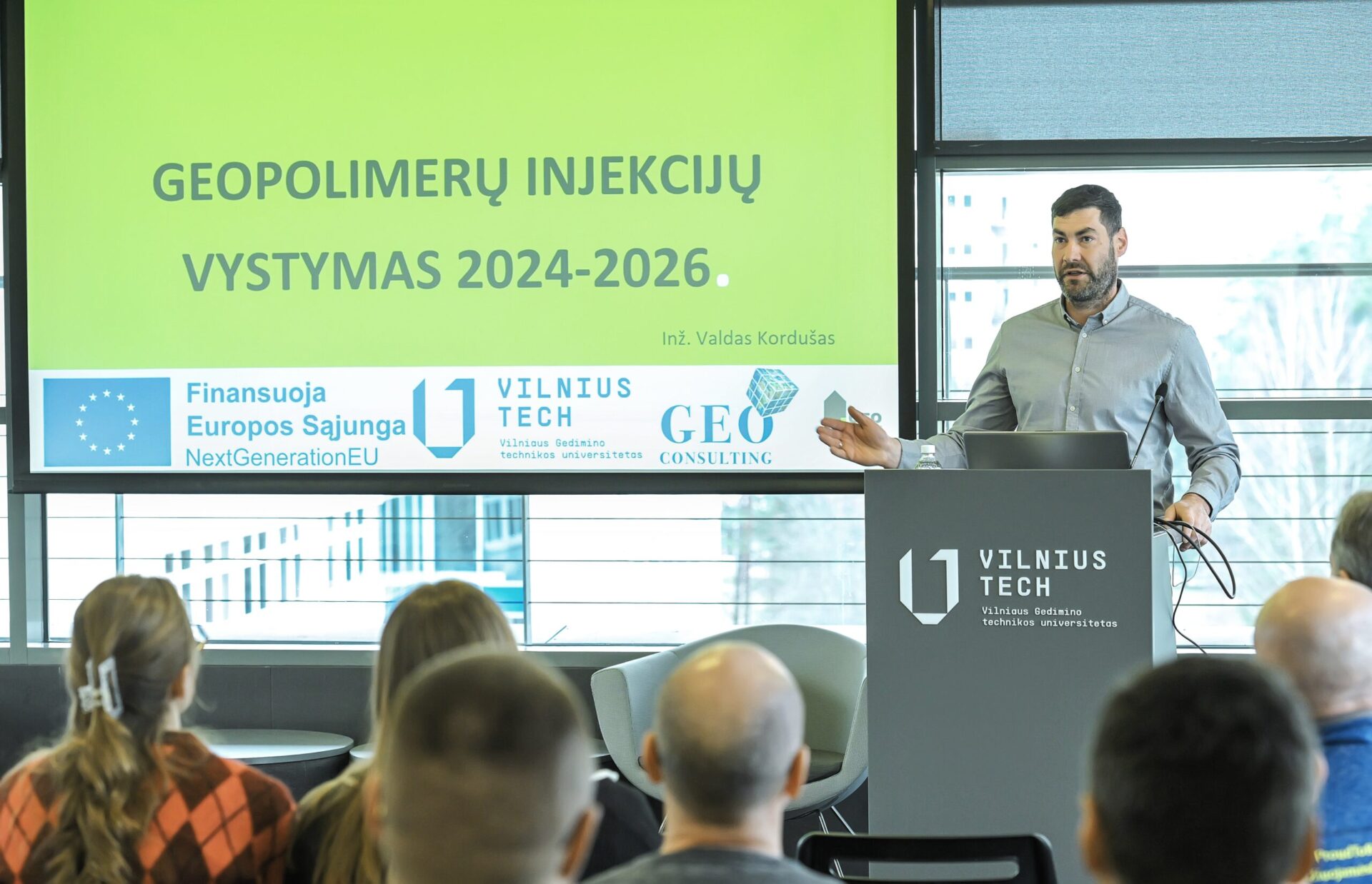 GEOLIFT founder Valdas Kordušas presenting geopolymer injections at VILNIUS TECH seminar
