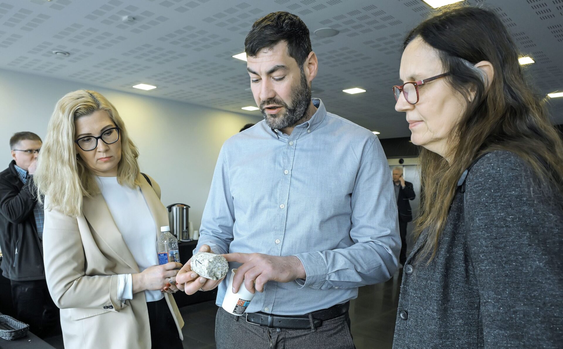 GEOLIFT founder Valdas Kordušas presenting geopolymer injections at VILNIUS TECH seminar
